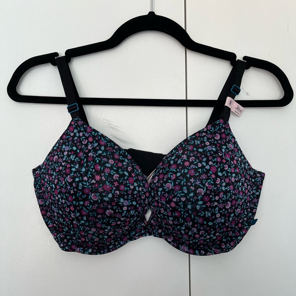 NWT Victoria’s Secret Black Floral Push Up Bra